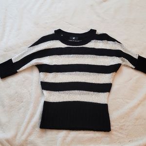 Size XS sweater top